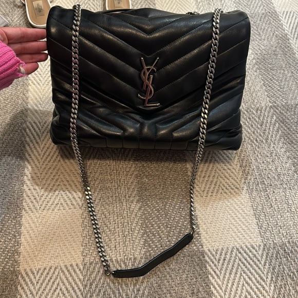 Saint Laurent Loulou bag medium leather - Picture 2 of 2